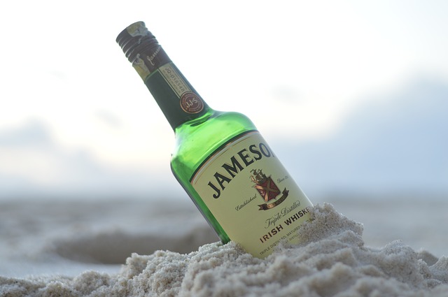Jameson Whiskey t